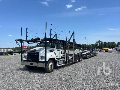 Photo of a 2020 Freightliner 114SD