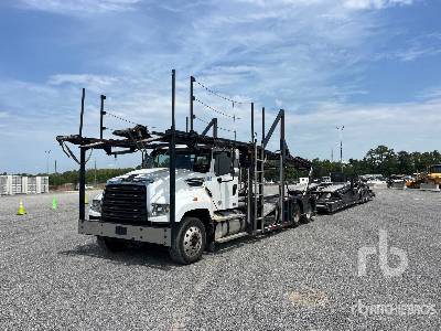 Photo of a 2020 Freightliner 114SD