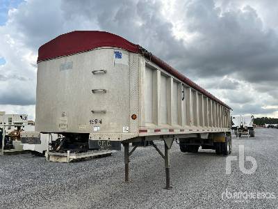 Photo of a 2001 Travis 48 ft T/A Aluminum Frameless
