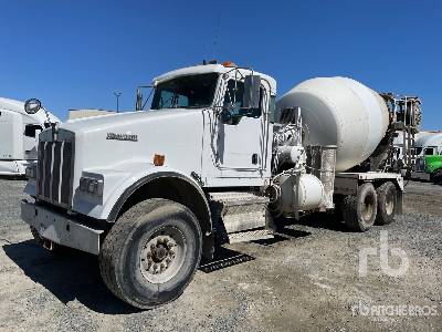 Photo of a 2007 Kenworth W900