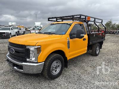 2018 FORD F-250 XL 4x2 Flatbed Truck 2018 FORD F-250 XL 4x2 Flatbed Truck