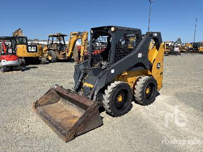 Photo of a 2016 John Deere 318G
