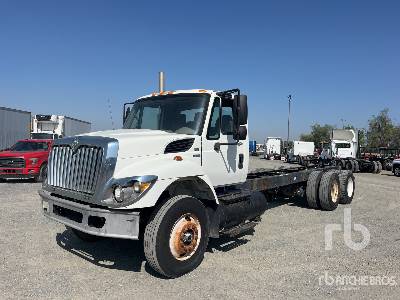 Photo of a 2008 International 7400