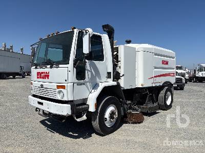 Photo of a 2005 Sterling SC8000