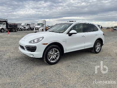 2012 PORSCHE CAYENNE AWD Hybrid Sport Utility Vehicle 2012 PORSCHE CAYENNE AWD Hybrid Sport Utility Vehicle
