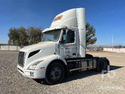 2019 VOLVO VNR 4x2 Truck Tractor (S/A) 2019 VOLVO VNR 4x2 Truck Tractor (S/A)