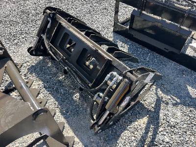 Unused 2025 GIYI GY-MCLG60 43 in Log (Unused) Skid Steer Grapple Unused 2025 GIYI GY-MCLG60 43 in Log (Unused) Skid Steer Grapple