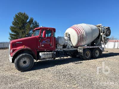Photo of a 2014 Kenworth W900