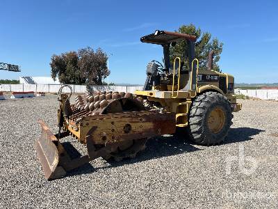 Photo of a 2000 Caterpillar CP563D