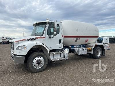Photo of a 2016 Freightliner M2 106