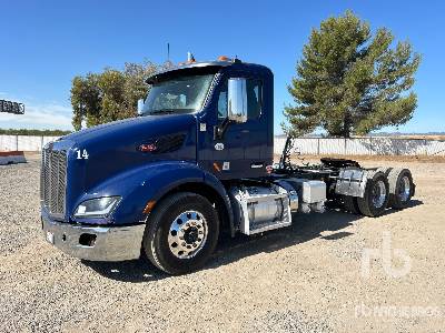 Photo of a 2014 Peterbilt 579