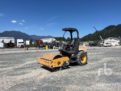 Photo of a 2015 Volvo SD45