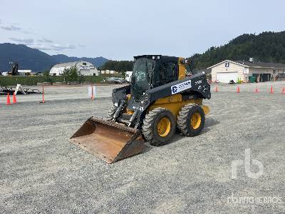 Photo of a 2018 John Deere 332G