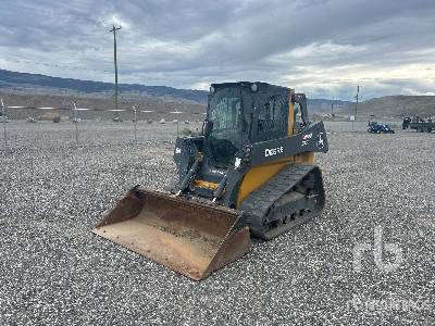 Photo of a 2022 John Deere 325G
