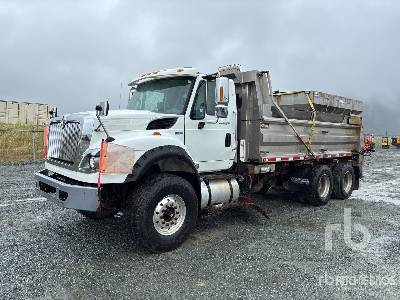 Photo of a 2013 International 7600
