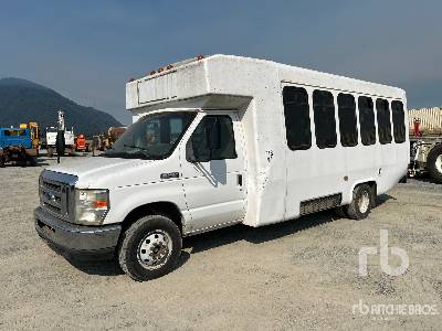 2008 FORD  E-450 ECONOLINE  4x2 23-Seat Crew Carrier  Bus