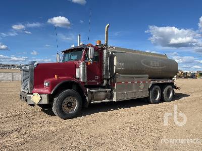 Photo of a 2007 Freightliner FLD 120