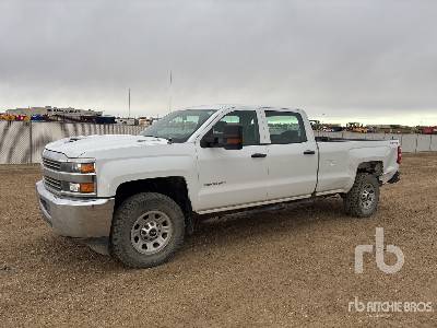 2017 CHEVROLET  3500 HD  4x4 Crew Cab  Pickup