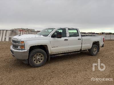 2017 CHEVROLET  3500 HD  4x4 Crew Cab  Pickup