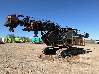 Photo of a 1999 John Deere 200 LC
