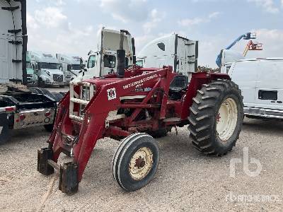 Photo of a 1973 International 674