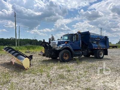 Photo of a 2008 International 7400