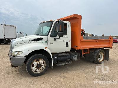 Photo of a 2007 International 4200 SBA