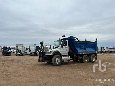 Photo of a 2011 International 7600