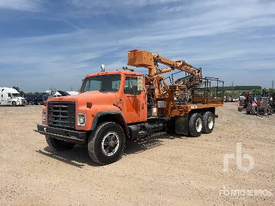 1985 INTERNATIONAL F1954 PM BC Articulated Boom on 6x4 Bridge Inspection Truck 1985 INTERNATIONAL F1954 PM BC Articulated Boom on 6x4 Bridge Inspection Truck