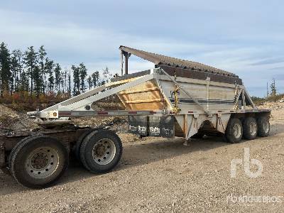 2013 LOAD LINE  Tri/A Spread Axle  Bottom Dump Trailer