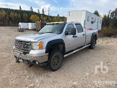 2012 GMC SIERRA 3500HD 4x4 Crew Cab Pickup 2012 GMC SIERRA 3500HD 4x4 Crew Cab Pickup