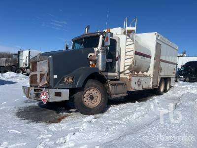 Photo of a 2013 Kenworth T800