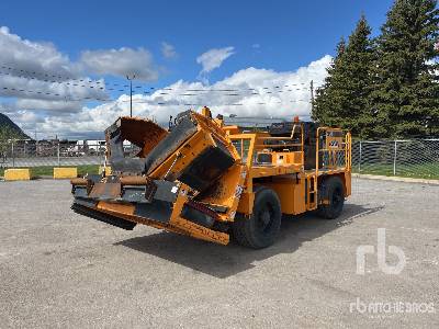 Photo of a 2019 Leeboy 4130
