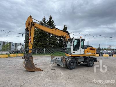 Photo of a 2015 Liebherr A904C LITRONIC