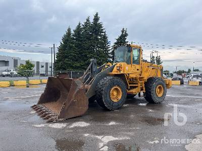 Photo of a 2001 Volvo L180D