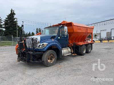Photo of a 2012 International 7600