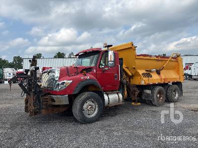Photo of a 2012 International 7600