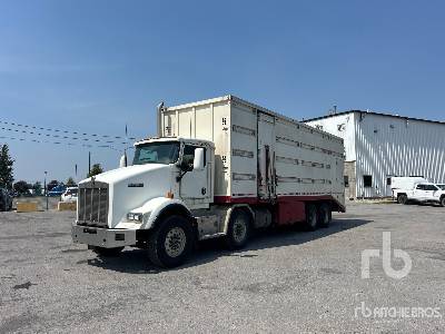 Photo of a 2005 Kenworth T800
