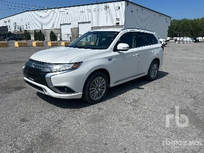 Photo of a 2020 Mitsubishi OUTLANDER