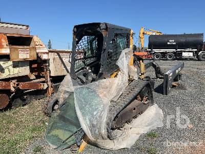 Photo of a 2010 John Deere 323D