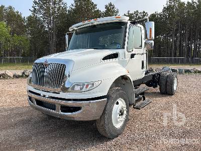 Photo of a 2010 International 4400 SBA
