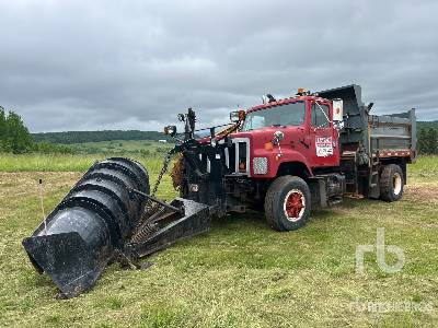 Photo of a 1987 International 4x2