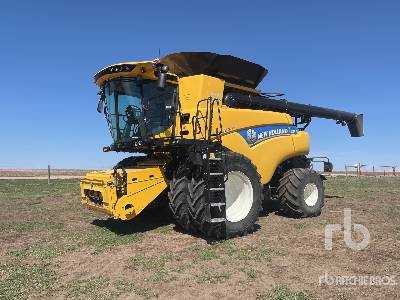 Photo of a 2018 New Holland CR8.90
