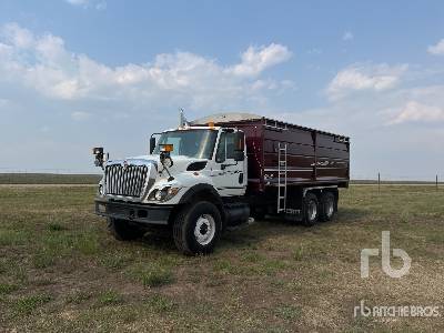 Photo of a 2011 International 7500