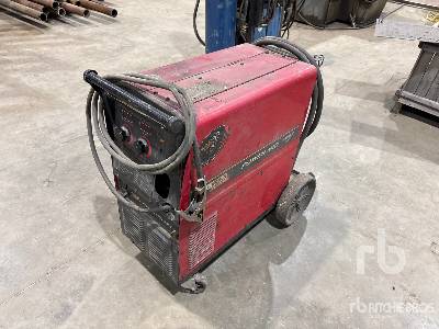 LINCOLN ELECTRIC POWER MIG 255C 250 A Mobile MIG Welder LINCOLN ELECTRIC POWER MIG 255C 250 A Mobile MIG Welder