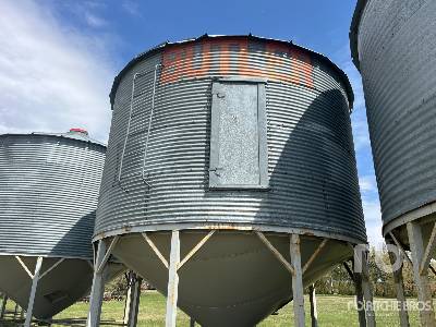 Photo of a  Butler +/- 3000 bu 4 Ring Hopper