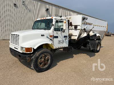 Photo of a 1995 International 4900