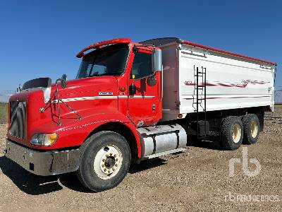 2002 INTERNATIONAL 9200I 6x4 Grain Truck 2002 INTERNATIONAL 9200I 6x4 Grain Truck