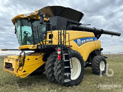 2014 NEW HOLLAND  CR9090  Combine