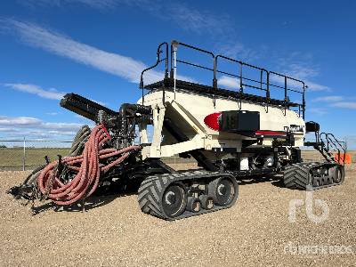 2016 BOURGAULT  7700  700 bu Tow-Behind Tracked  Air Tank